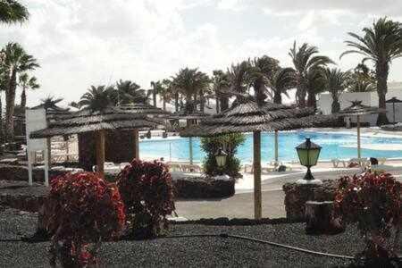 Bonito Apartamento Reformado En Las Coronas Costa Teguise Exterior photo