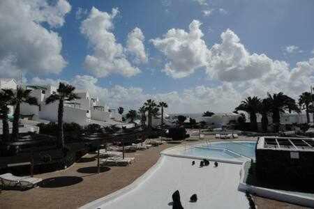 Bonito Apartamento Reformado En Las Coronas Costa Teguise Exterior photo